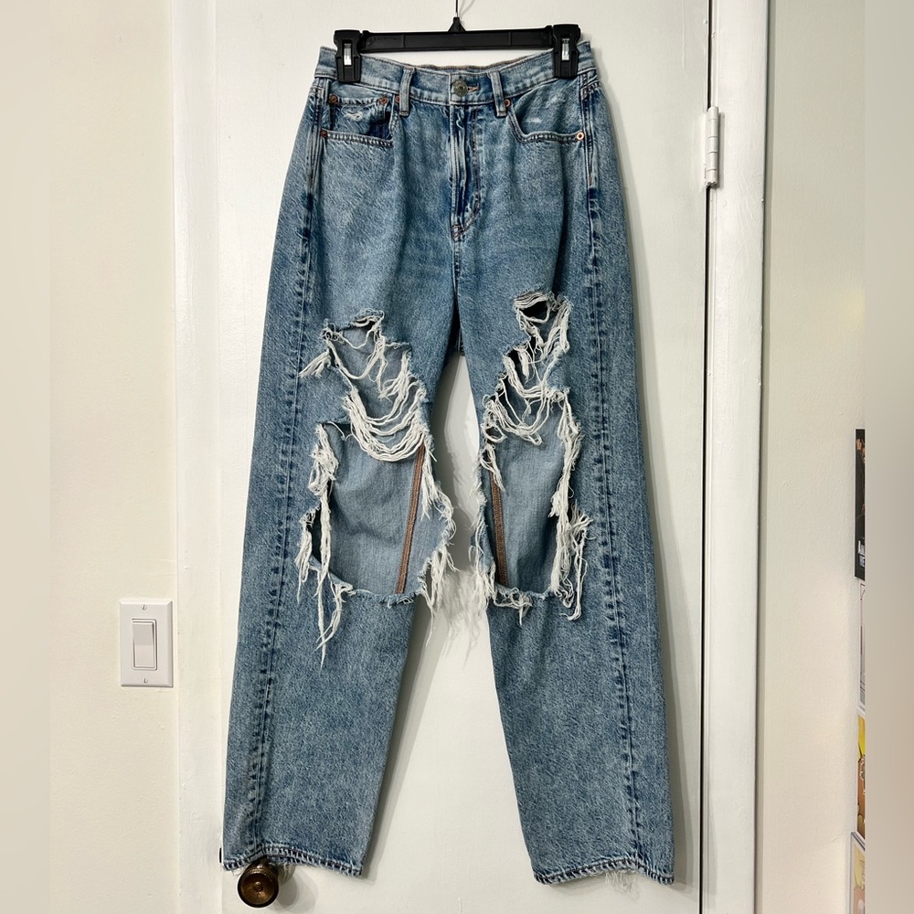 AE High Waisted Baggy Jean